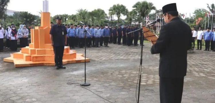 Peringati HUT RI ke 77 Sekretariat DPRD Kaltim Laksanakan Upacara Bendera