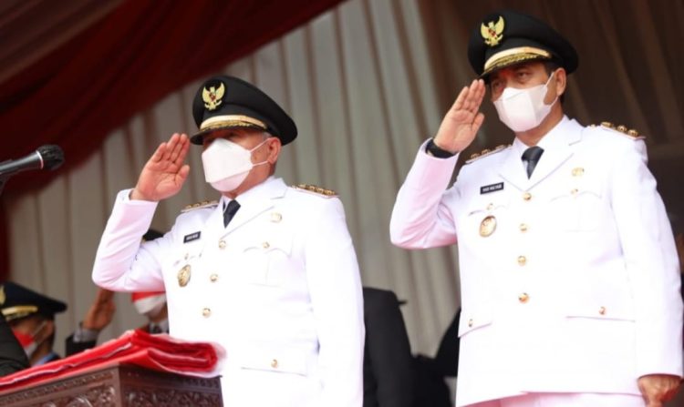 Gubernur Kaltim Isran Noor Pimpin Upacara HUT Ke 77 RI