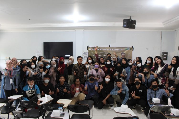 Mahasiswa Hubungan Internasional, Belajar Jurnalistik