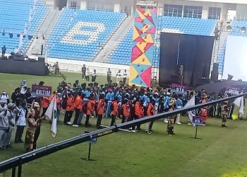 Gubernur Kaltim  Resmi Buka Pra POPNAS di Stadion Batakan Balikpapan .