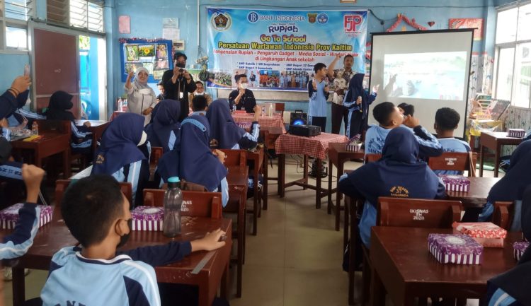 Cinta Bangga Paham Rupiah dan Stop Bullying di SMPN 37 Samarinda