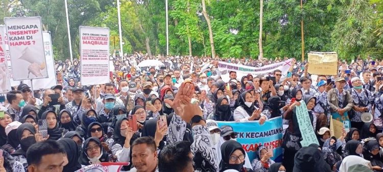 Wali Kota Samarinda Tegaskan Insentif Guru Tidak Akan Dihapuskan