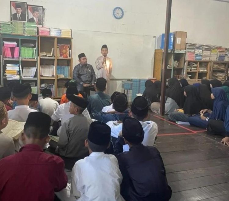 Faizal Rutin Memotivasi Santri di Yayasan Ibnu Sina