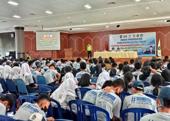 Pelajar SMP di Sangatta Utara Dikenalkan Rambu dan Lalu Lintas