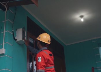 PLN Alirkan Listrik 24 Jam ke 4 Desa di Kaubun