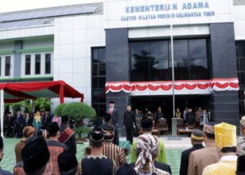 Gubernur Kaltim  Pimpin Upacara Peringatan Hari Amal Bakti ke 77