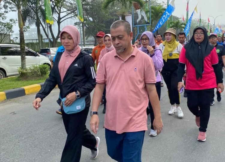Jalan Santai PRK 2023 Diikuti Wagub Hadi Mulyadi dan Masyarakat