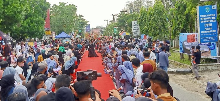 Masyarakat Antusias Ikuti Lomba Foto dan Video dengan HP di Car Free Day