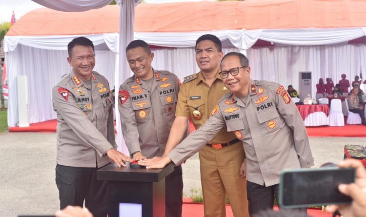 Walikota Samarinda Serahkan Tower  Enam Lantai Untuk Latihan Korps Brimob Polda Kaltim