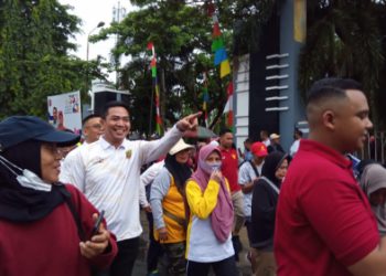 Walikota Samarinda : Masyarakat Ikut Jalan Sehat Perekonomian Meningkat Masyarakat Sejahtra