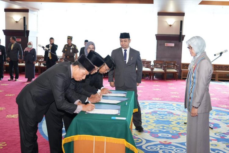 Wakili Gubernur Sekda Kaltim Lantik Tiga Pejabat Administrator