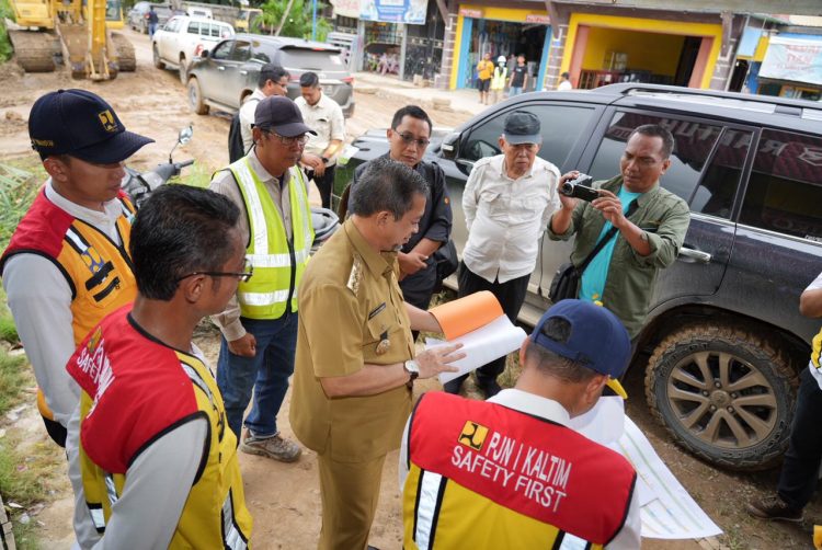 KunKer Wagub Kaltim ke Kutai Barat Prihatin Dengan Kondisi Jalan