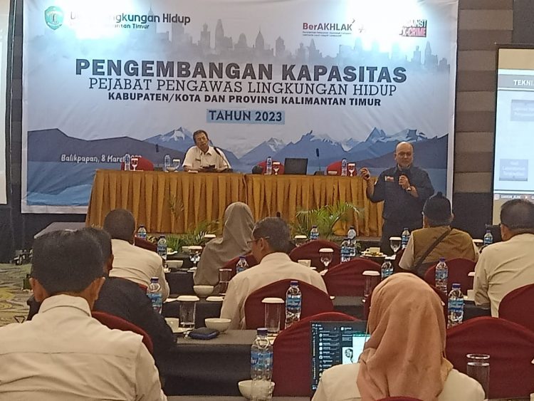 Dinas Lingkungan Hidup Membuka Rapat  Verifikasi dan Validasi Capaian Kinerja