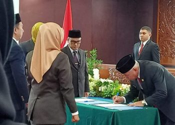 Gubernur Kaltim Isran Noor Lantik 47 PNS di Lingkungan Pemerintah Provinsi  Kaltim