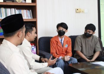  KPID Kaltim Serahkan Kembali Para Siswa SMK Negeri 15 dan SMK TI Labbaika ke Sekolahnya Usai Prakerin