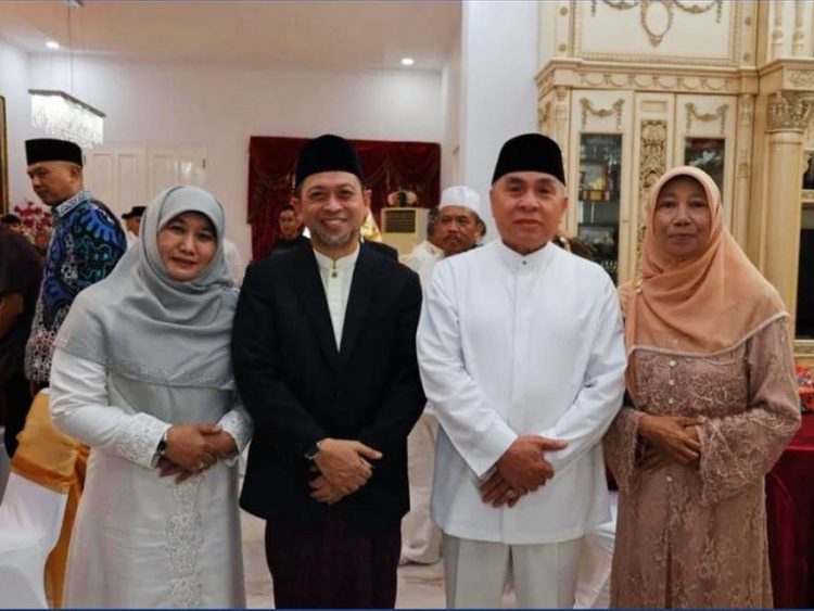 Para Pejabat Kaltim Menyambut Gembira Kerabat Pada Hari Raya Idul Fitri 1444 H