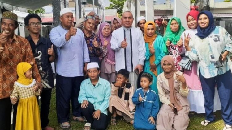 Hari Kedua Idul Fitri, Gubernur Kaltim Isran Noor Menyambut Silaturahmi Masyarakat