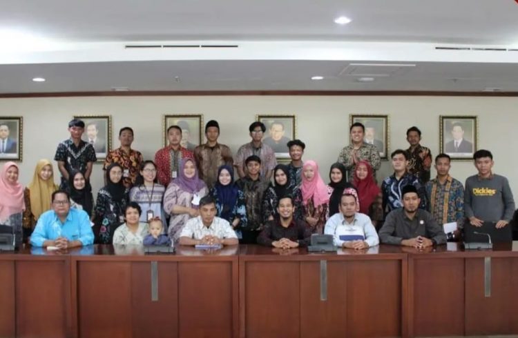 Jalin Silaturahmi KPID Kaltim dan Tenaga TAD.