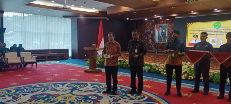 Wagub Beri Penghargaan Kepada 97 PNS Berprestasi.