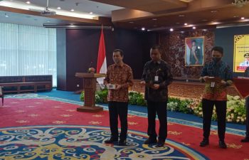 Wagub Beri Penghargaan Kepada 97 PNS Berprestasi.