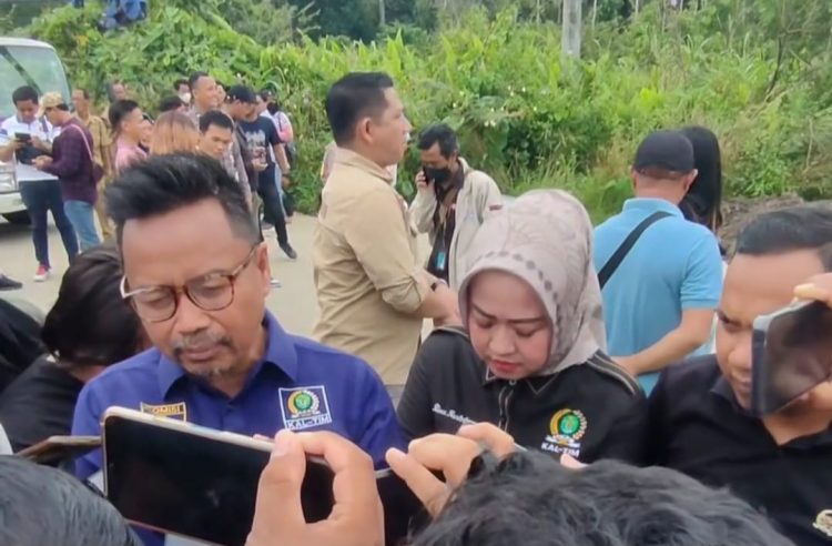 Di Saksikan Anggota DPRD Kaltim Jalan Ring Road Yang Sempat di Tutup Masa di Buka Kembali.