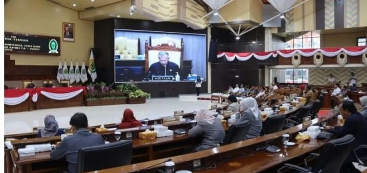 DPRD Kaltim Gelar Paripurna Tentang Pelaksanaan APBD 2022