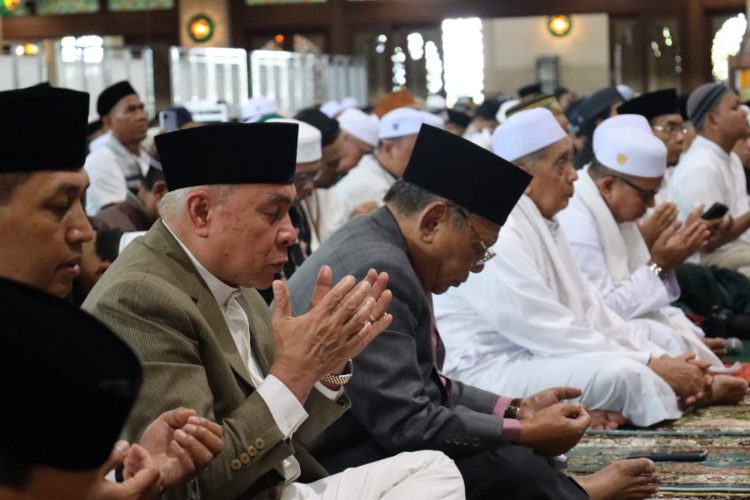 Gubernur Kaltim Salat Idul Adha di Masjid Baitul Muttaqien Islamic Center Kaltim