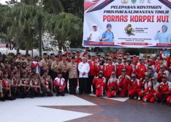 Gubernur Kaltim Lepas Kontingen Pornas Korpri dan  Kwarda  Gerakan Pramuka