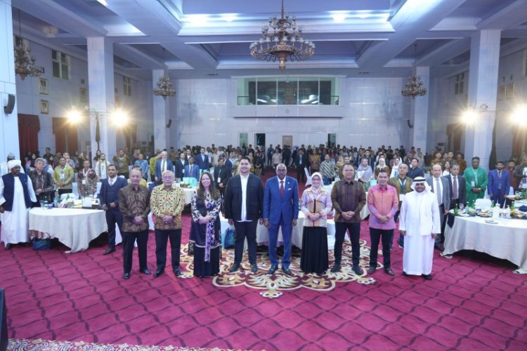 Gubernur Apresiasi Kepala Daerah Respon Lindungi Pekerja Rendan