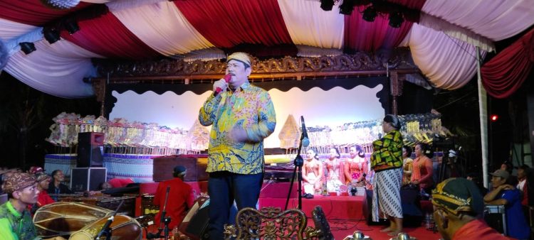 Hadiri HUT Ke-20 Ikapakarti, Ketua DPRD H Abdulloh Berpesan Jaga Kerukunan