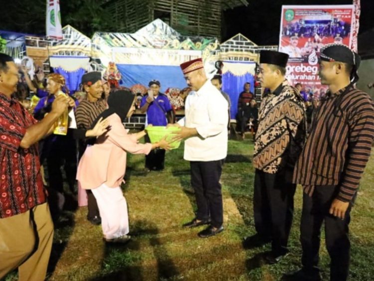 Bupati Kukar Ajak Warga Jaga Tradisi
