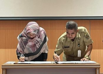 Pemprov Kaltim Serahkan Mahasiswa Unmul Setelah KKN