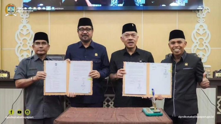 Wakil Ketua DPRD Balikpapan Pimpin Rapat  Paripurna  KUA PPAS 2024