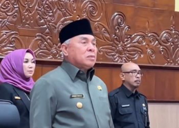 Isran-Hadi, Hadiri Rapat Paripurna  DPRD Provinsi  Kaltim