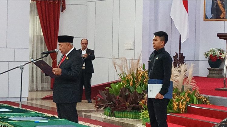 Gubernur Kaltim Lantik 65 Pejabat di Gedung Odah Etam