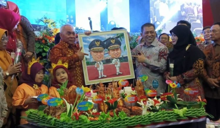 Jelang Akhir Jabatan, Isran Noor-Hadi Mulyadi Silahturahim Dengan Warga di Convention Hall Samarinda