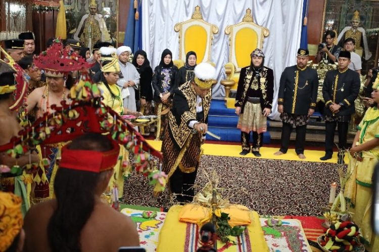 Gelar Kebangsawanan Dari Sultan Kutai