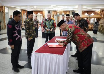 Bupati Kukar Lantik 16 Pejabat Administrator dan Pengawas
