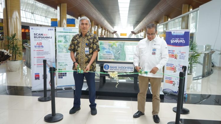 Tumbuhkan Rasa Cinta, Bangga dan Paham Rupiah BI Kaltim Edukasi Cinta Rupiah di Bandara Apt Pranoto Samarinda