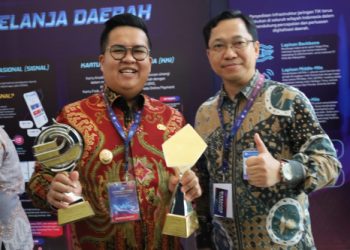 Wakili Pemkab Kukar Rendi Solihin Terima Dua Penghargaan Bergengsi di Rakornas P2DD 2023