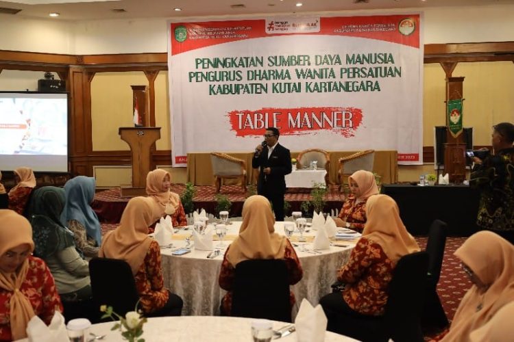 DKP3A Kutai Kartanegara Gelar Pelatihan Table Manner Tingkatkan Kualitas Anggota