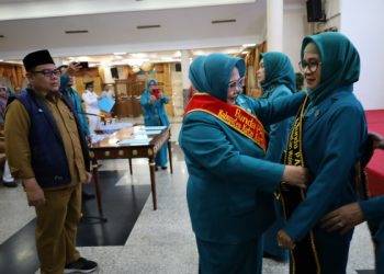 Maslianawati Lantik Ketua TP PKK dan Bunda PAUD Loa Janan, Muara Muntai dan Tabang