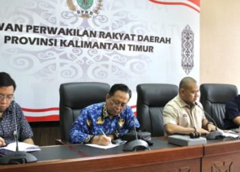 Puluhan Pekerja Datangi DPRD Kaltim Keluhkan Pembayaran Upah Lembur