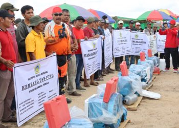 Nelayan Muara Badak Terima Bantuan  Bupatik 250 Mesin dan Bibit Bandeng