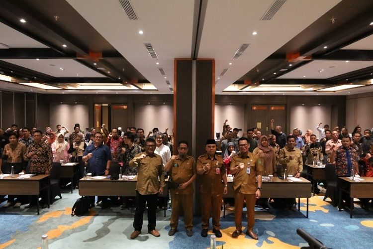 Tingkatkan Kualitas Aparatur Kecamatan dan Operator Siskeudes, DPMD Gelar Pelatihan