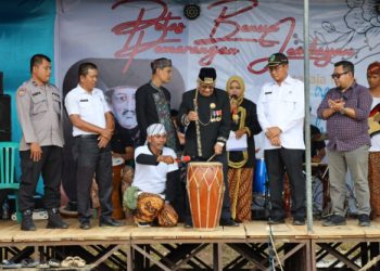 Plt Asisten III Hadiri Pembukaan Erau Pelas Benua Pemarangan Jembayan