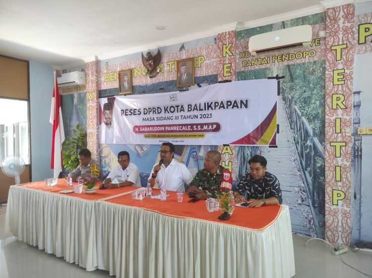 Reses Sabaruddin Terima Keluhan Masalah Pendidikan dan Kesehatan