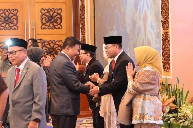 Hadiri Upacara Pengukuhan Kepala BI Kaltim, H Sunggono Berharap Kerjasama Dan Kolaborasi Selama Ini Bisa Terus Ditingkatkan Dan Dipertahankan