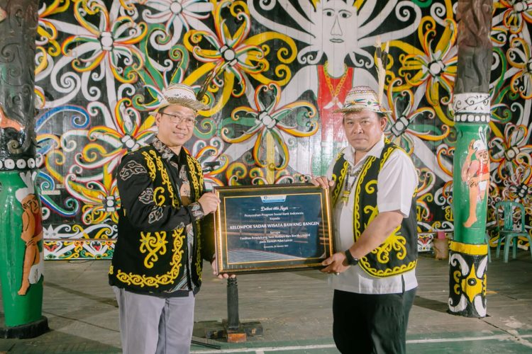 Sebagai Bentuk Pengembangan Wisata Deputi Gubernur BI Beri Bantuan ke Desa Budaya Sungai Bawang Samarinda