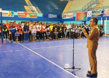 Bupati Ardiansyah saat membuka Porseni PGRI Kutim tahun 2023